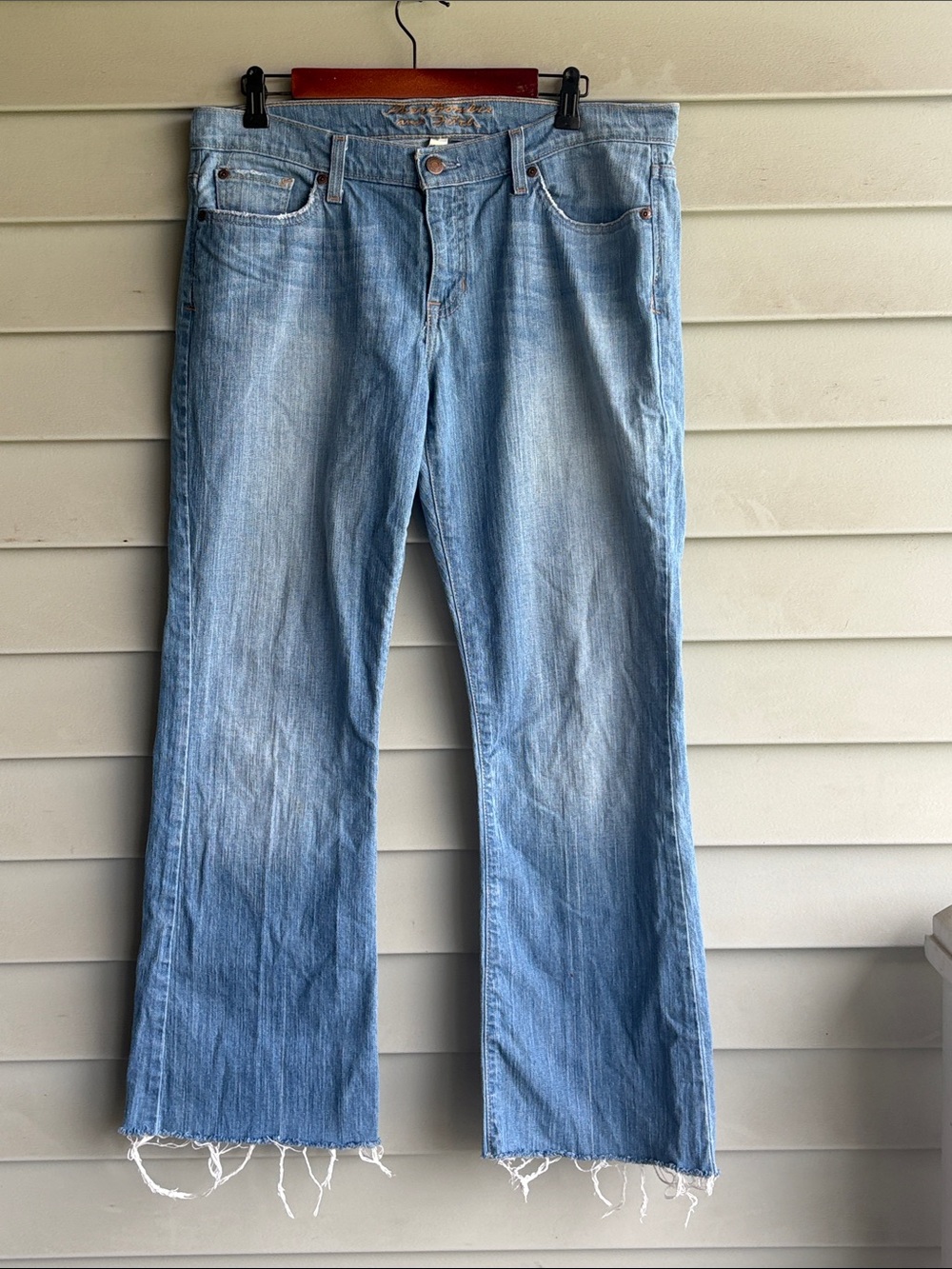 Y2K Abercrombie & Fitch Emma Light Wash Jeans with Frayed Hem. Size 10